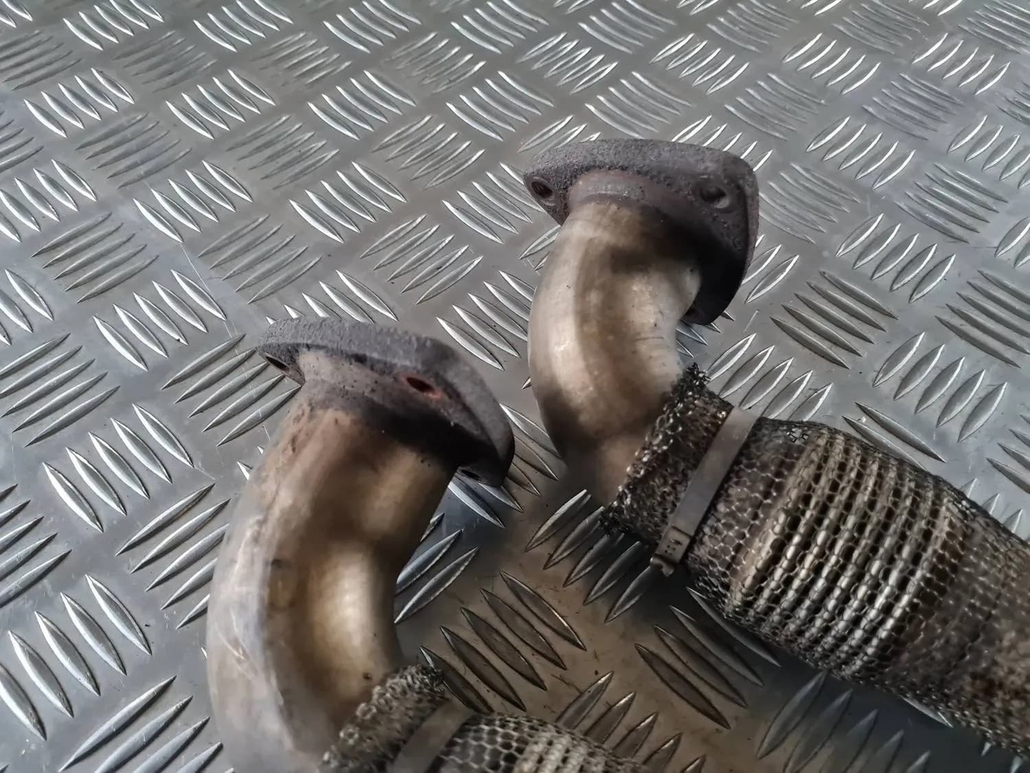 Tubo de escape del turbocompresor AUDI A6 2008 - foto 4