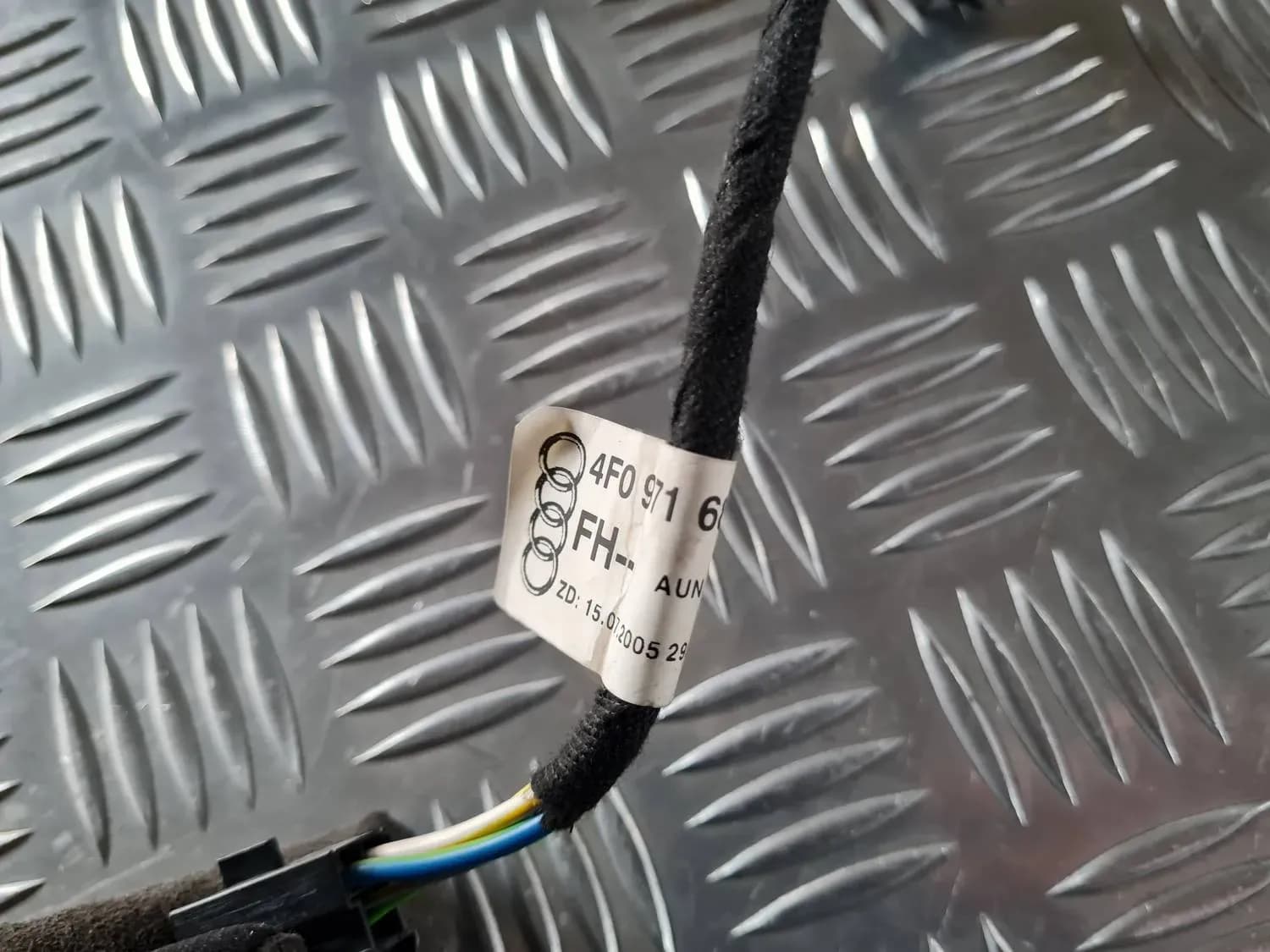 Cable del motor de la ventanilla eléctrica AUDI A6 2008 - foto 3