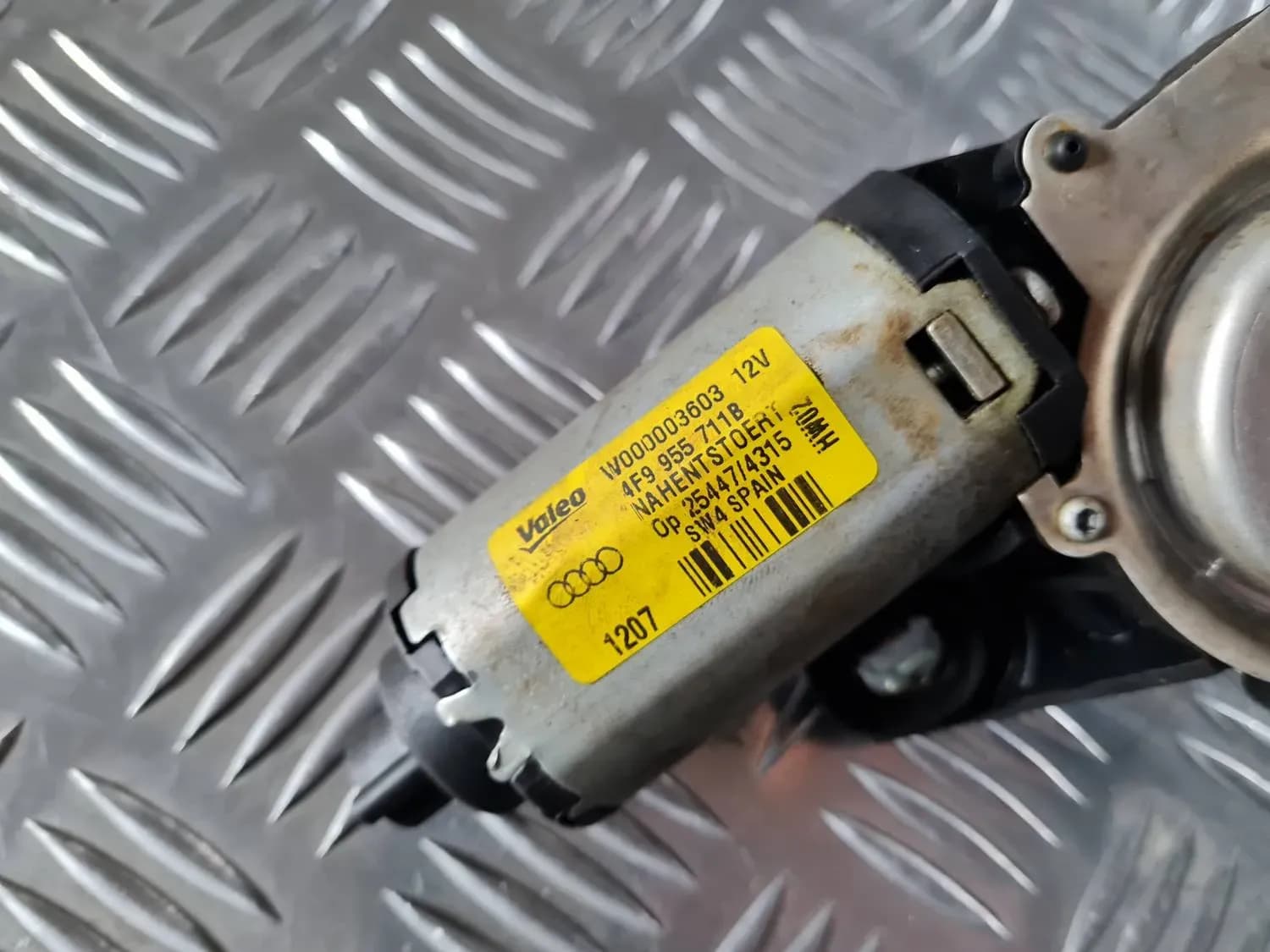 Motor del limpiaparabrisas trasero AUDI A6 2008 - foto 4