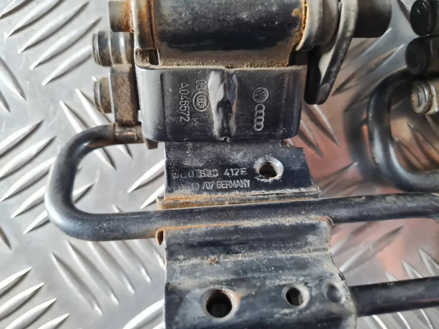 Bisagra de la puerta AUDI A6 2008 - foto 3