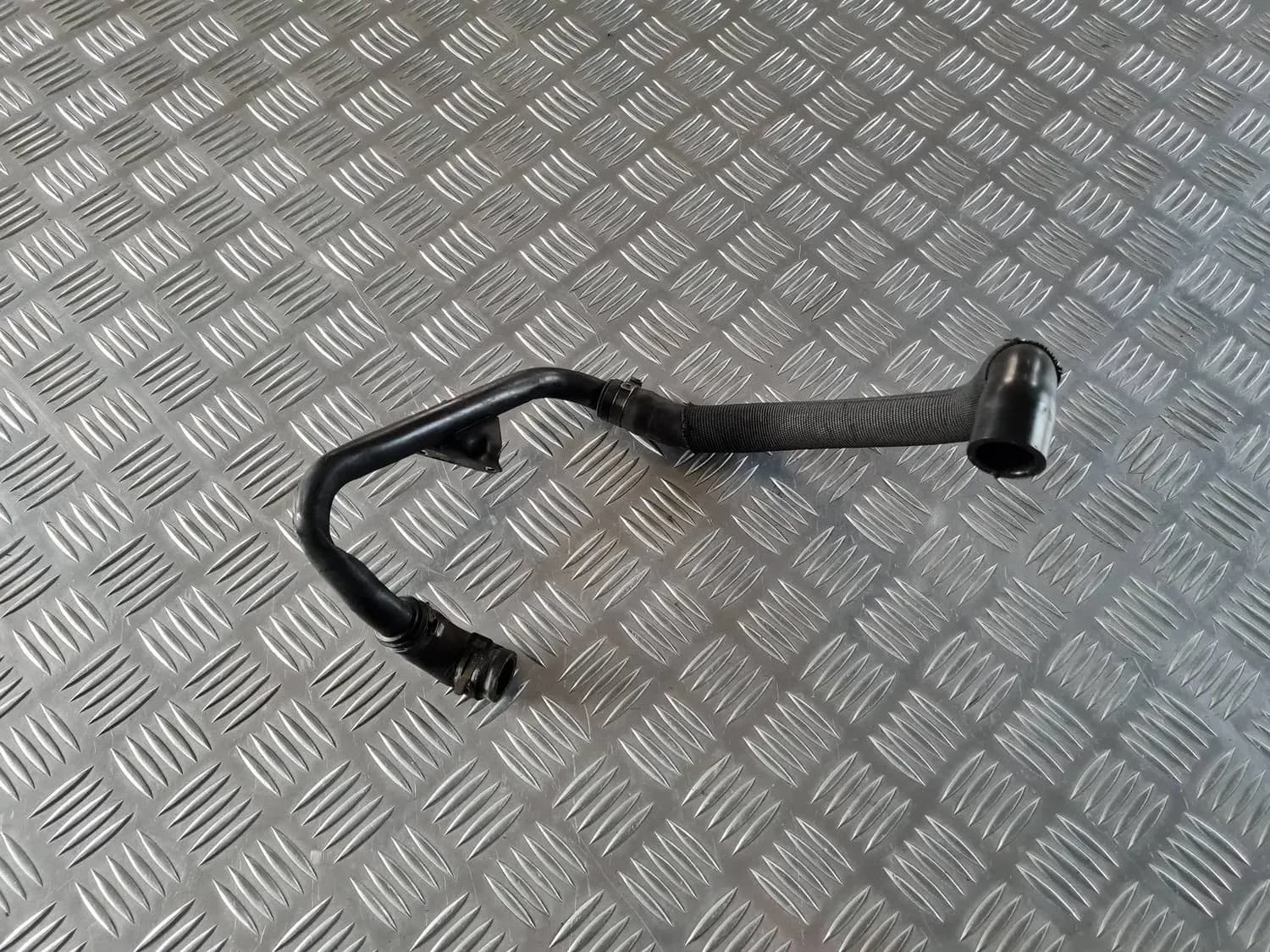 Tubo de ventilación del cárter AUDI A6 2008 - foto 3