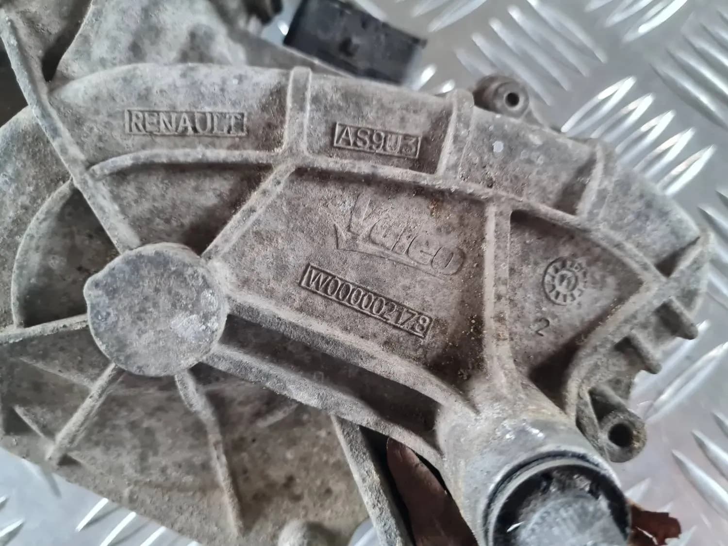 Motor del limpiaparabrisas derecho RENAULT SCENIC III 2011 - foto 2