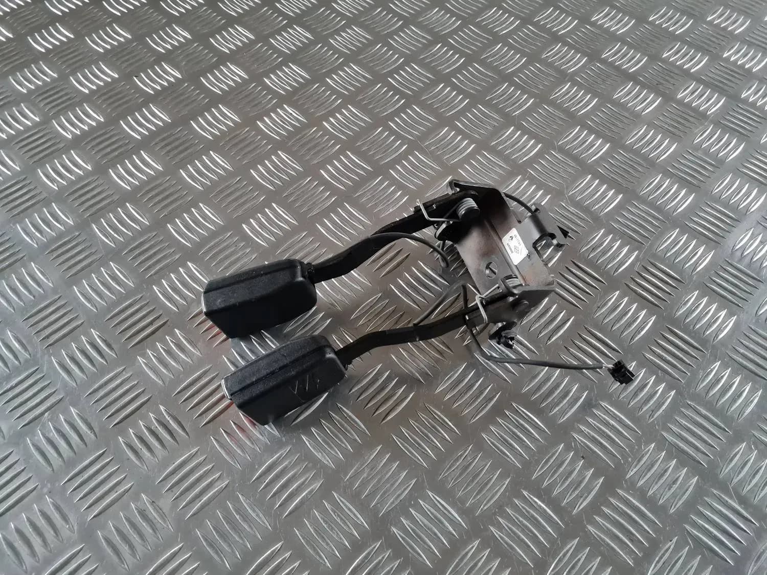 Hebilla del cinturón de seguridad trasero doble RENAULT SCENIC III 2011 - foto 1