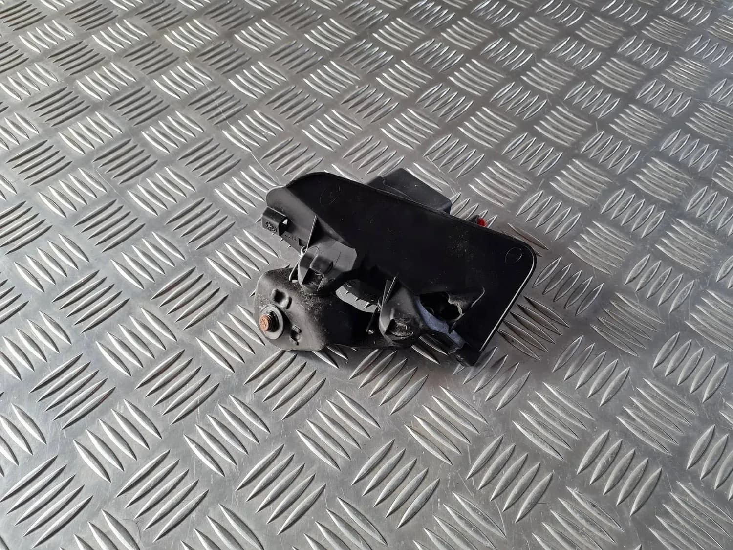 Hebilla del cinturón de seguridad trasero doble AUDI A6 2008 - foto 2