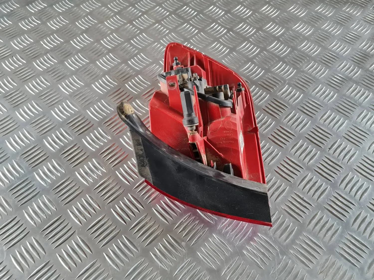 Luz trasera izquierda AUDI A6 2008 - foto 2
