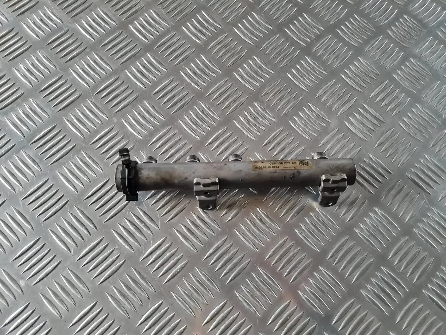 Riel de combustible AUDI A6 2008 - foto 1
