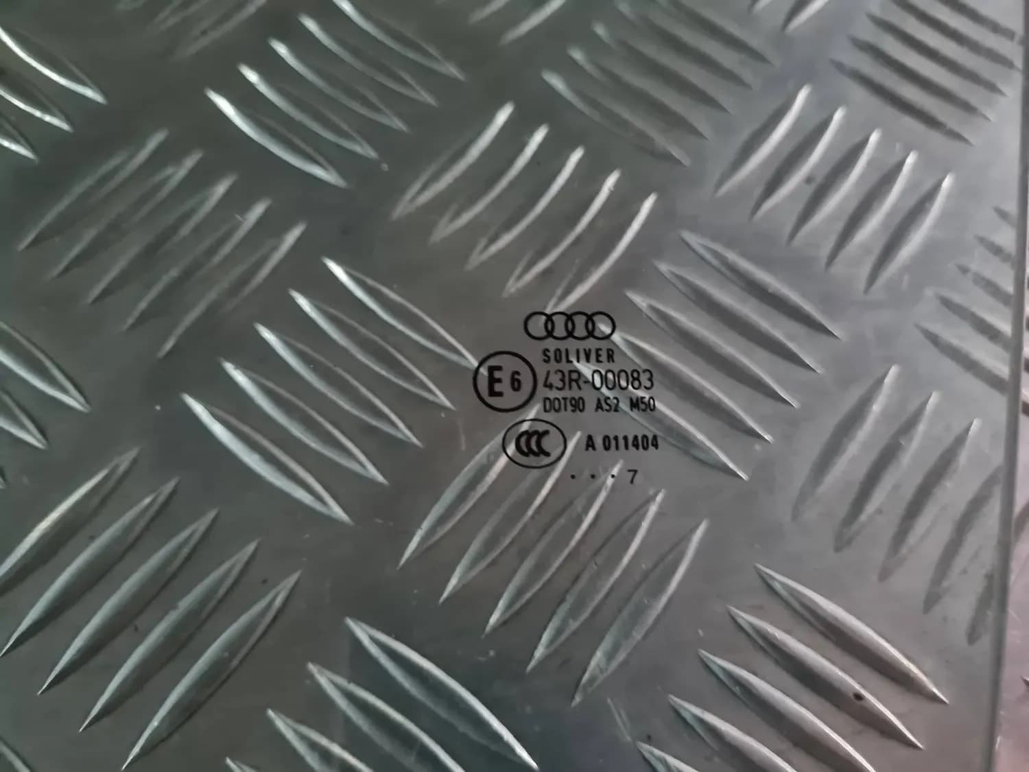 Cristal de la puerta delantera izquierda AUDI A6 2008 - foto 2