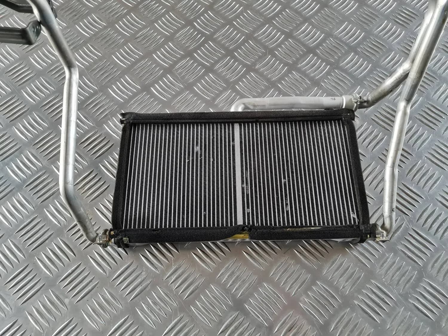 Radiador del sistema de calefacción AUDI A6 2008 - foto 3