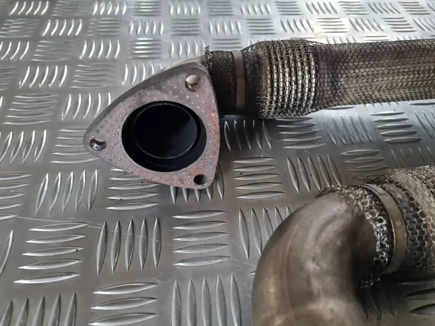 Tubo de escape del turbocompresor AUDI A6 2008 - foto 2