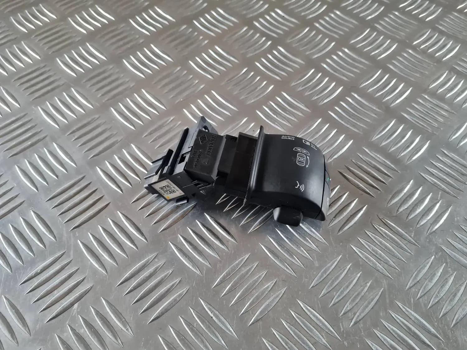 Interruptor multifuncional del volante RENAULT SCENIC III 2011 - foto 3