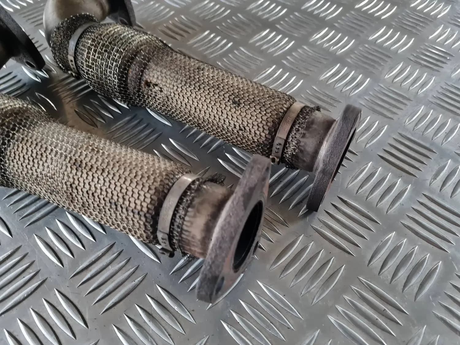 Tubo de escape del turbocompresor AUDI A6 2008 - foto 5