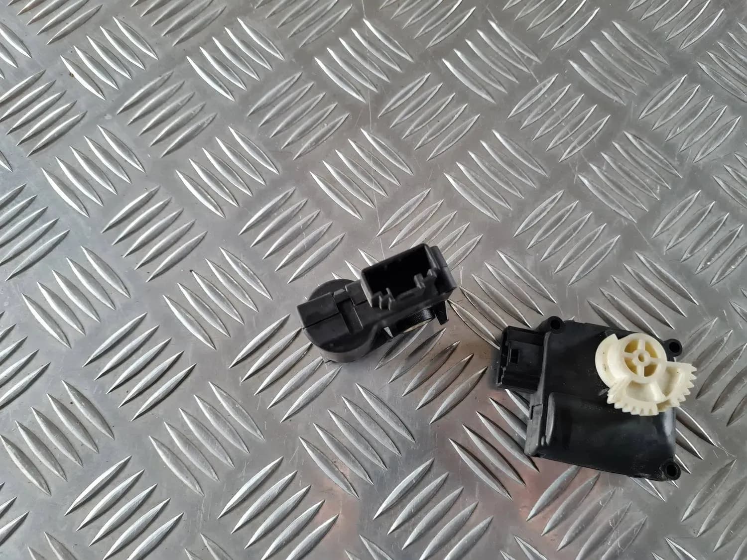 Actuador del sistema de calefacción AUDI A6 2008 - foto 2