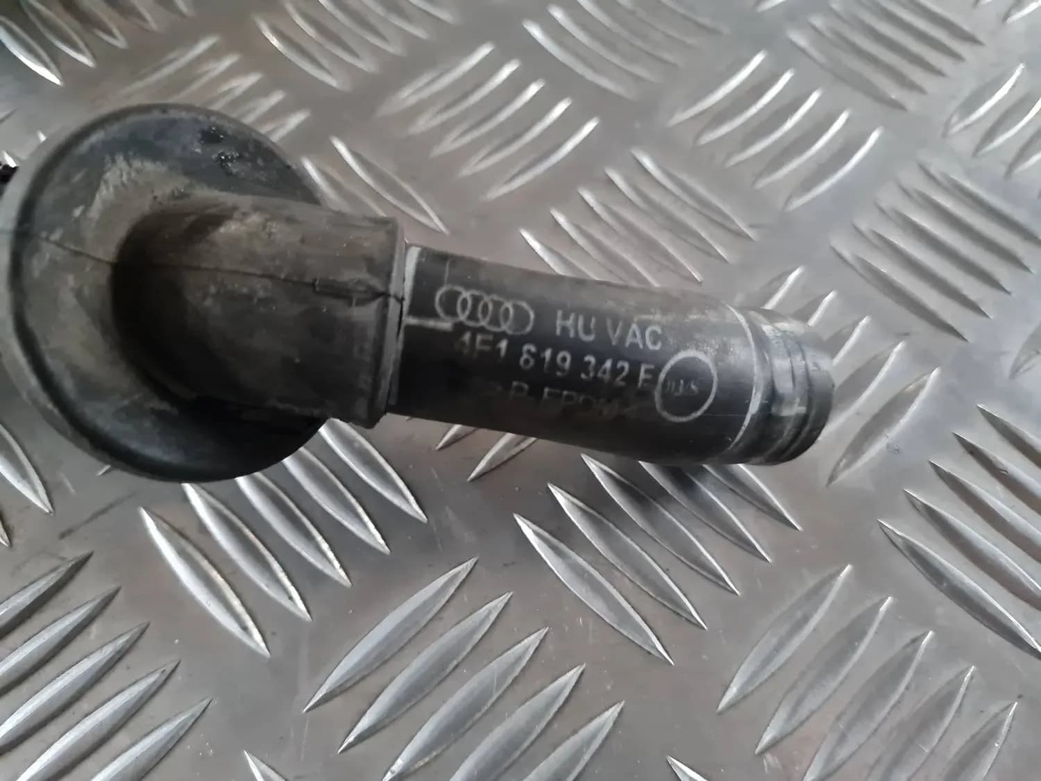 Tubos del radiador de calefacción AUDI A6 2008 - foto 3