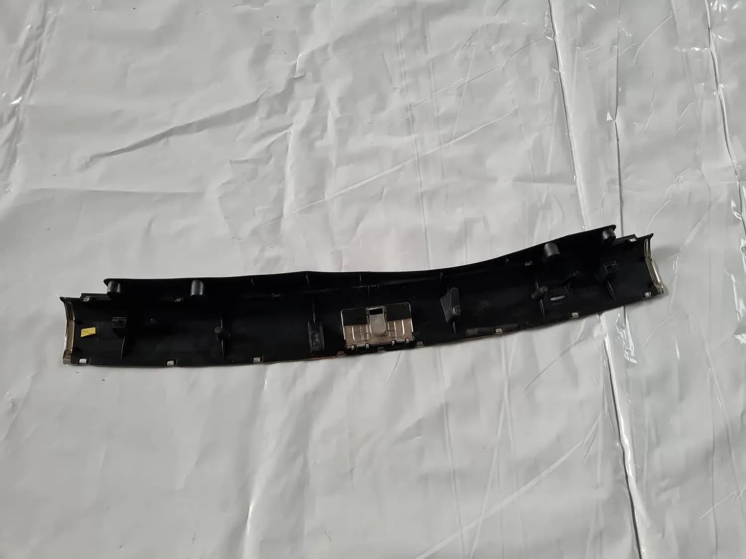 Cubierta del umbral del maletero AUDI A6 2008 - foto 4