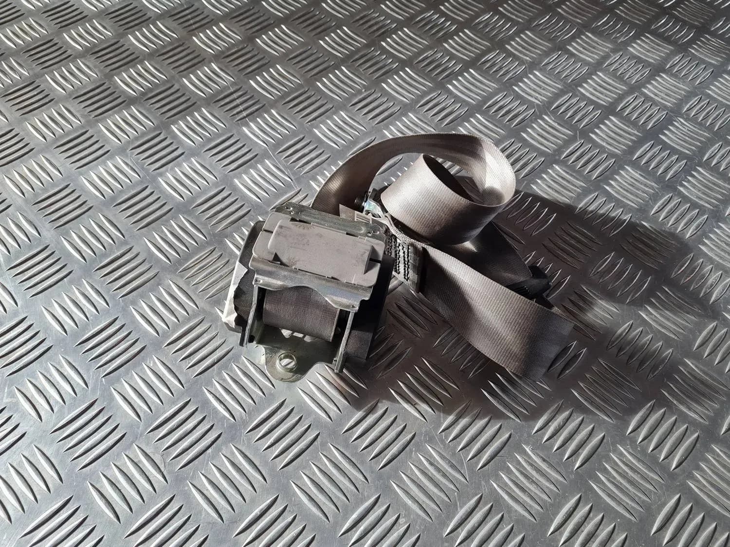 Cinturón de seguridad trasero izquierdo AUDI A6 2008