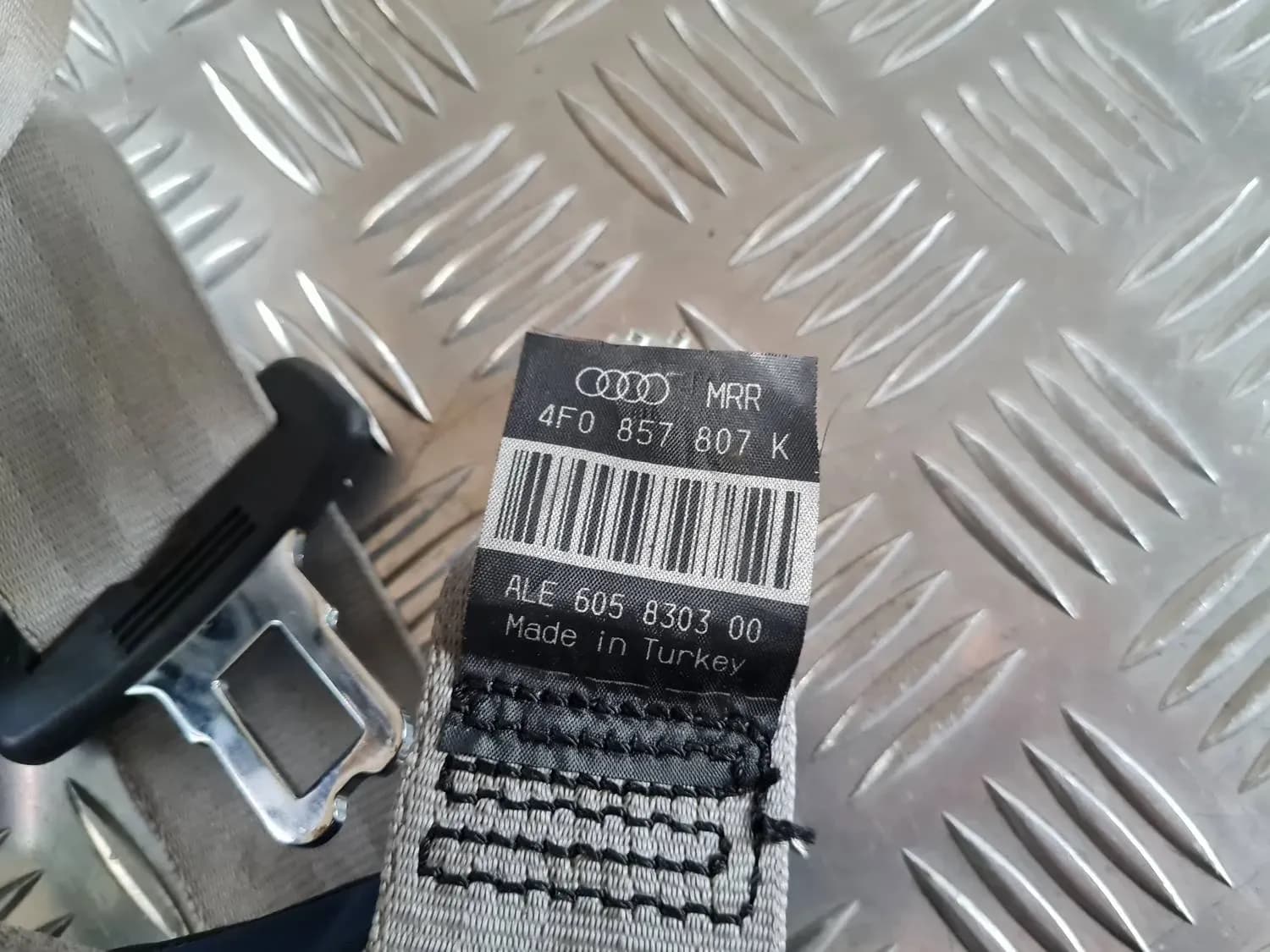 Cinturón de seguridad trasero central AUDI A6 2008 - foto 3