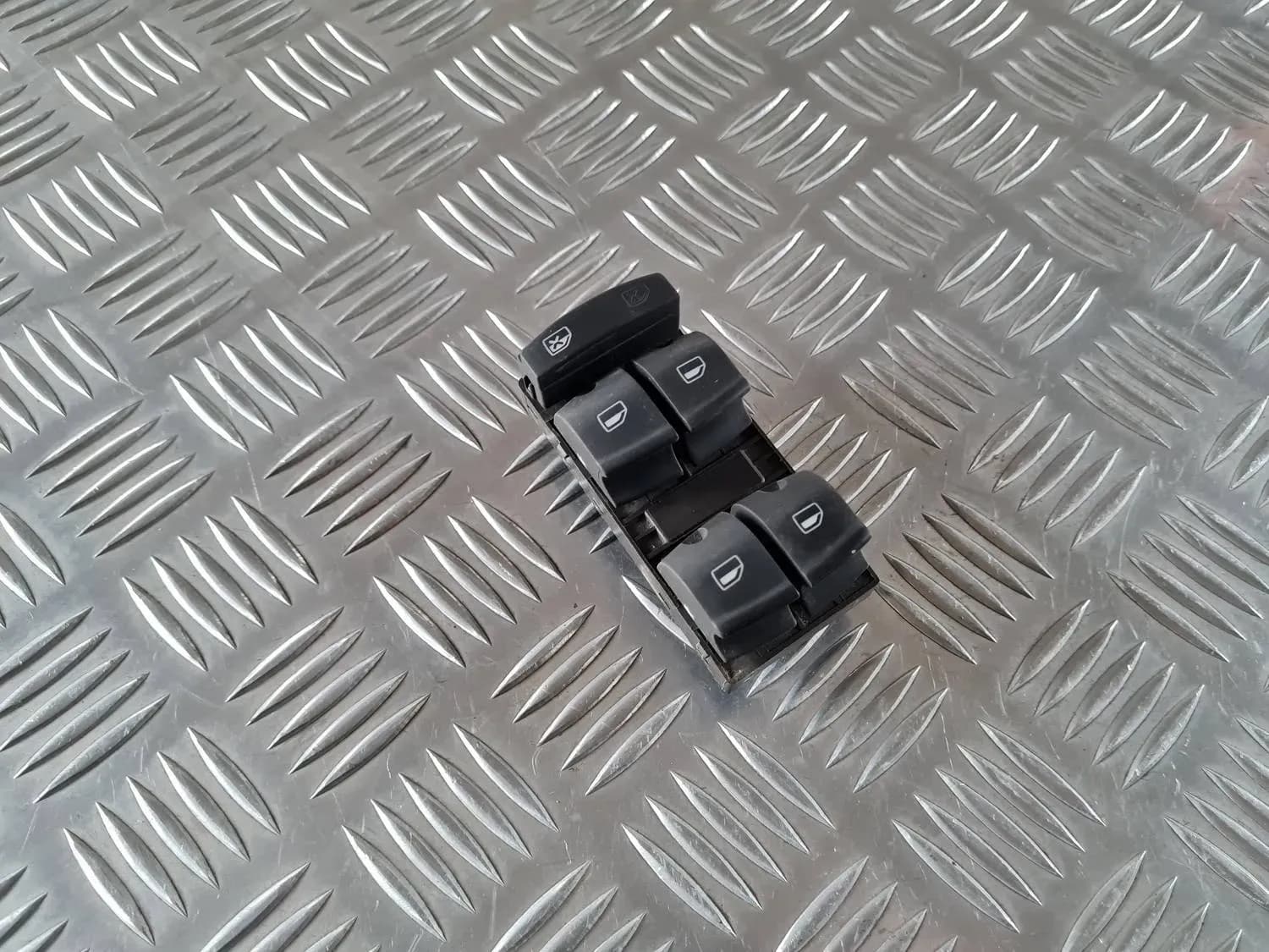 Botones del interruptor de la puerta del conductor AUDI A6 2008 - foto 2