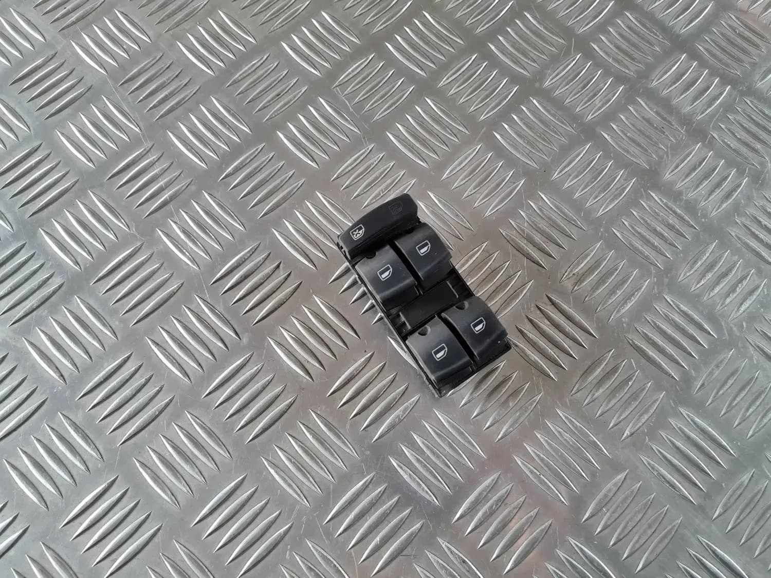 Botones del interruptor de la puerta del conductor AUDI A6 2008 - foto 1