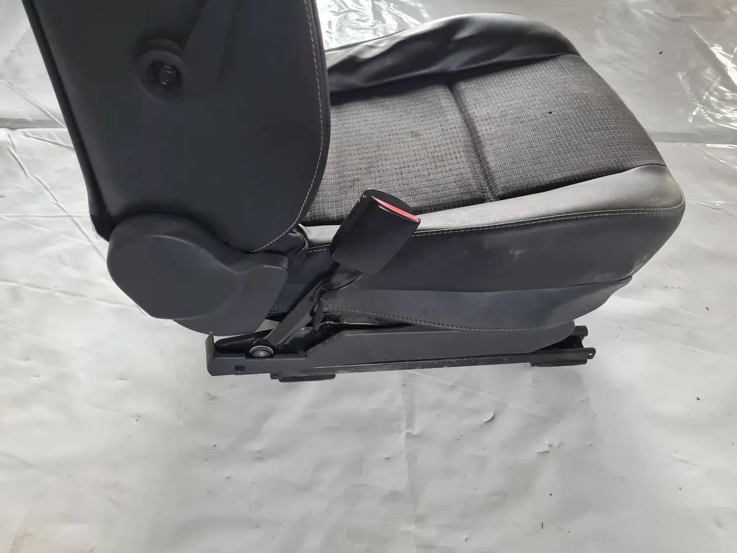 Asiento delantero izquierdo RENAULT SCENIC III 2011 - foto 4