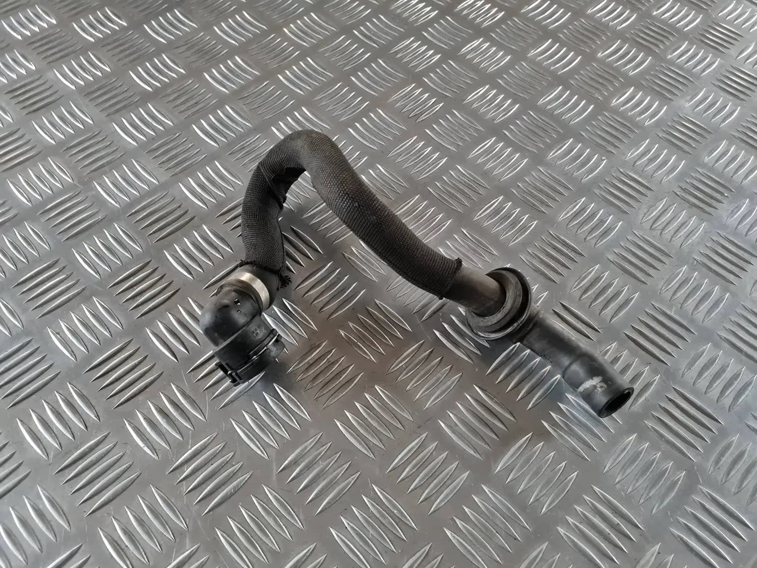 Tubos del radiador de calefacción AUDI A6 2008 - foto 1