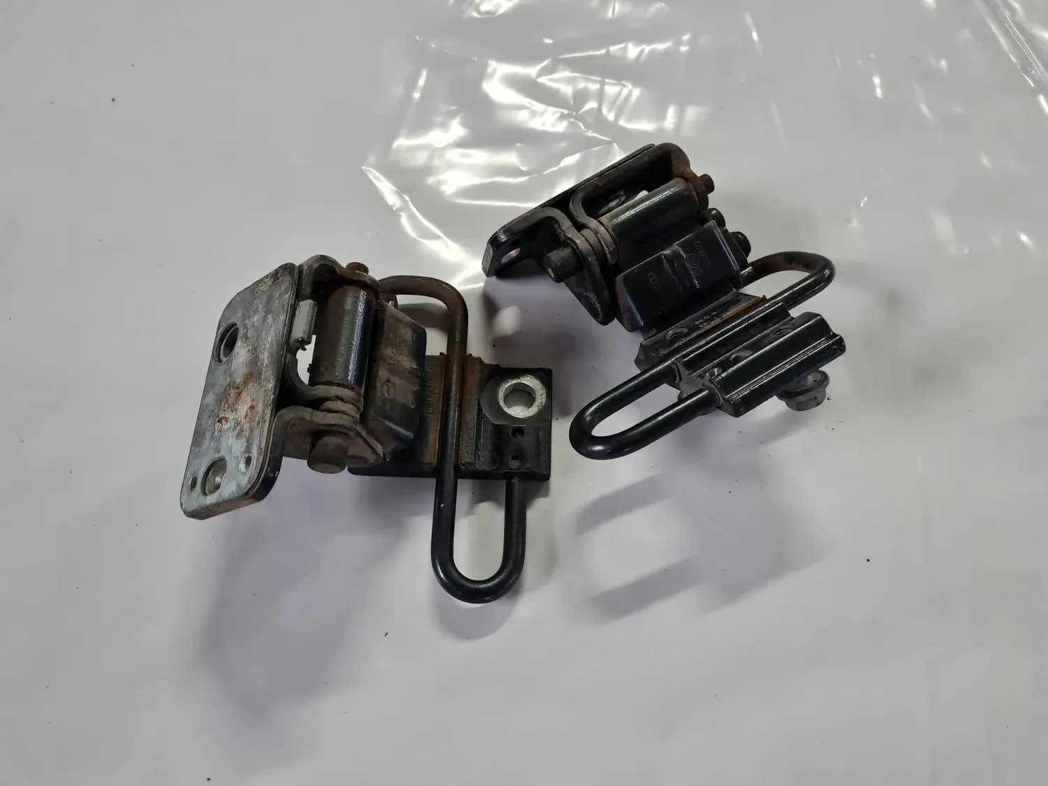Bisagra de la puerta AUDI A6 2008 - foto 2