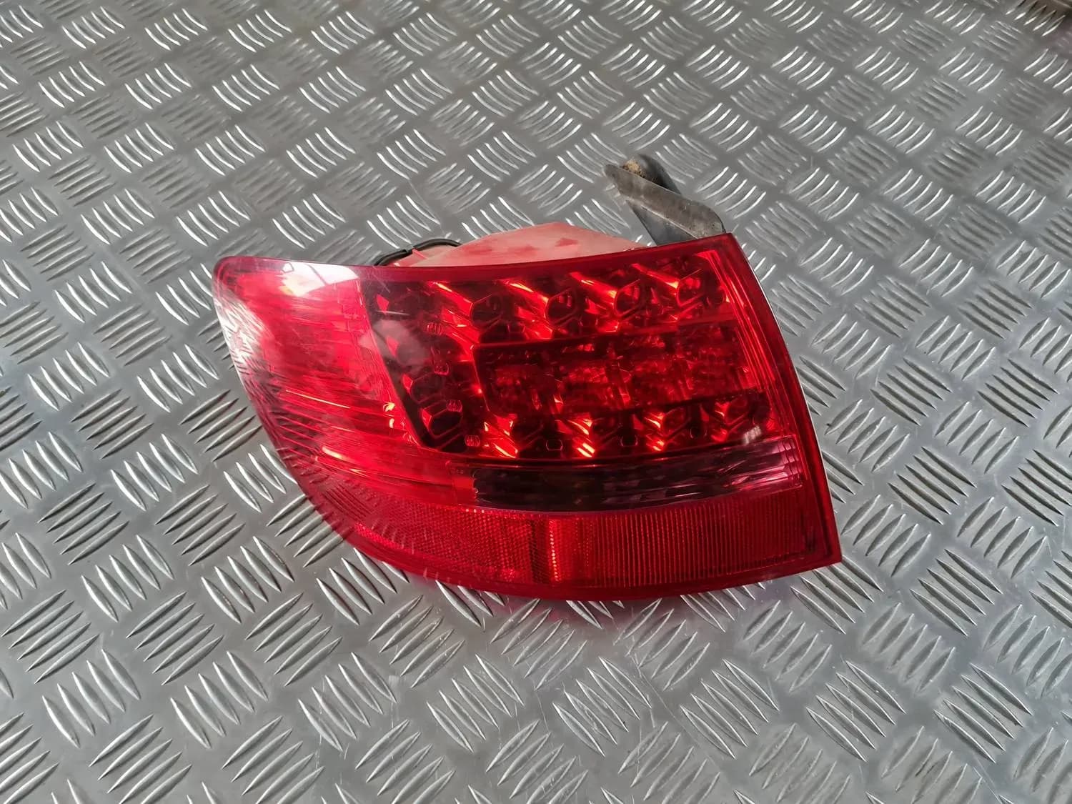 Luz trasera izquierda AUDI A6 2008