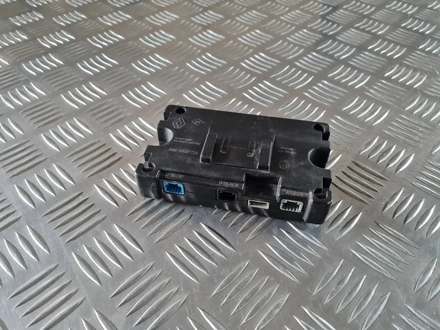 Unidad de control multimedia RENAULT SCENIC III 2011