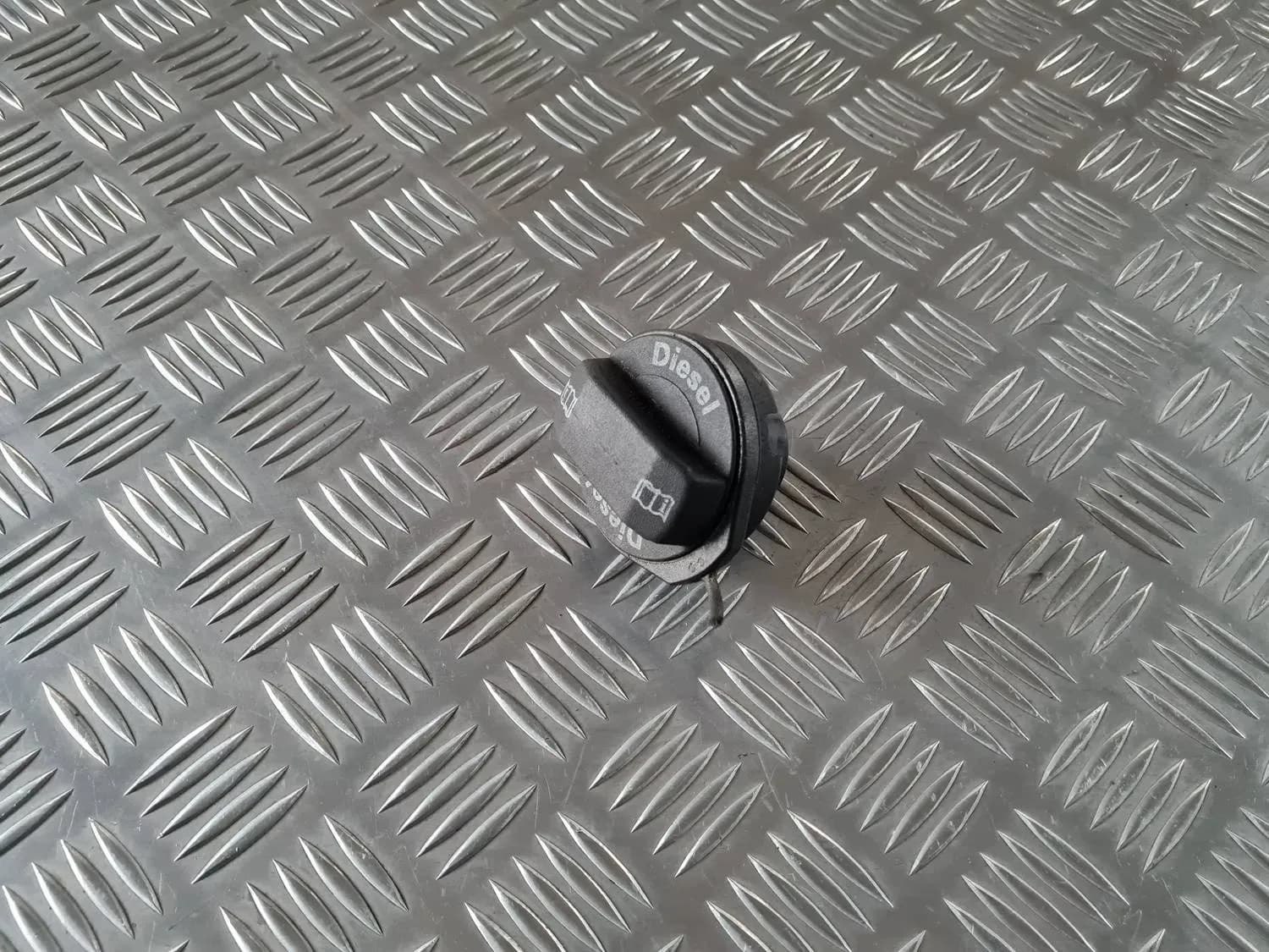 Tapón del depósito de combustible AUDI A6 2008 - foto 1