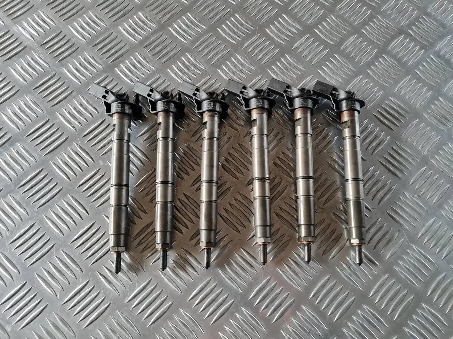 Inyector de combustible AUDI A6 2008 - foto 1