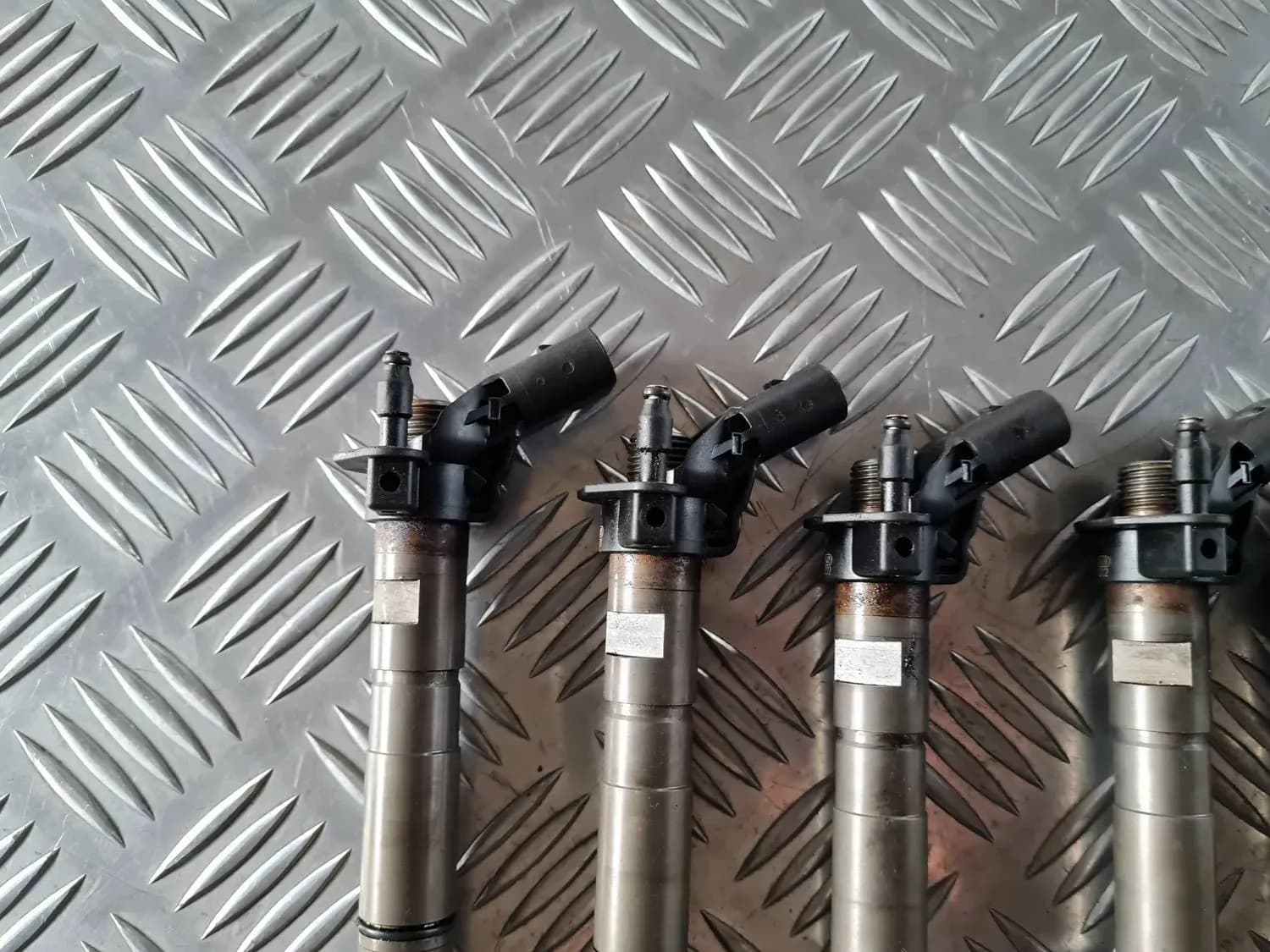 Inyector de combustible AUDI A6 2008 - foto 4
