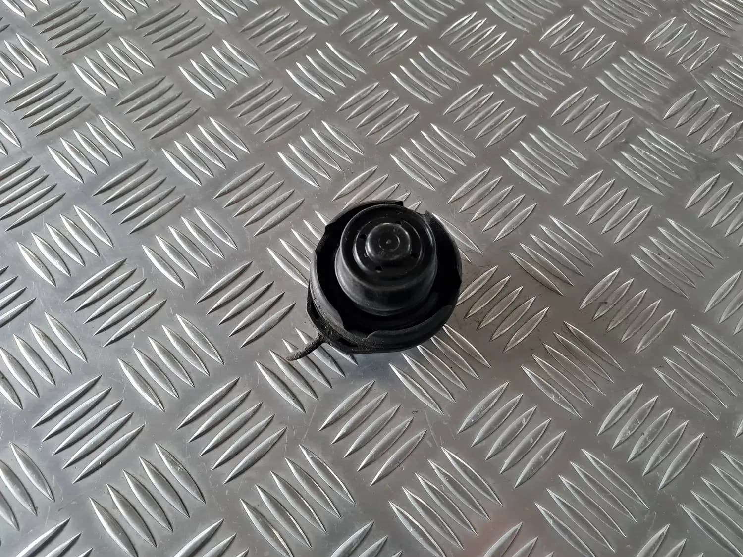 Tapón del depósito de combustible AUDI A6 2008 - foto 3