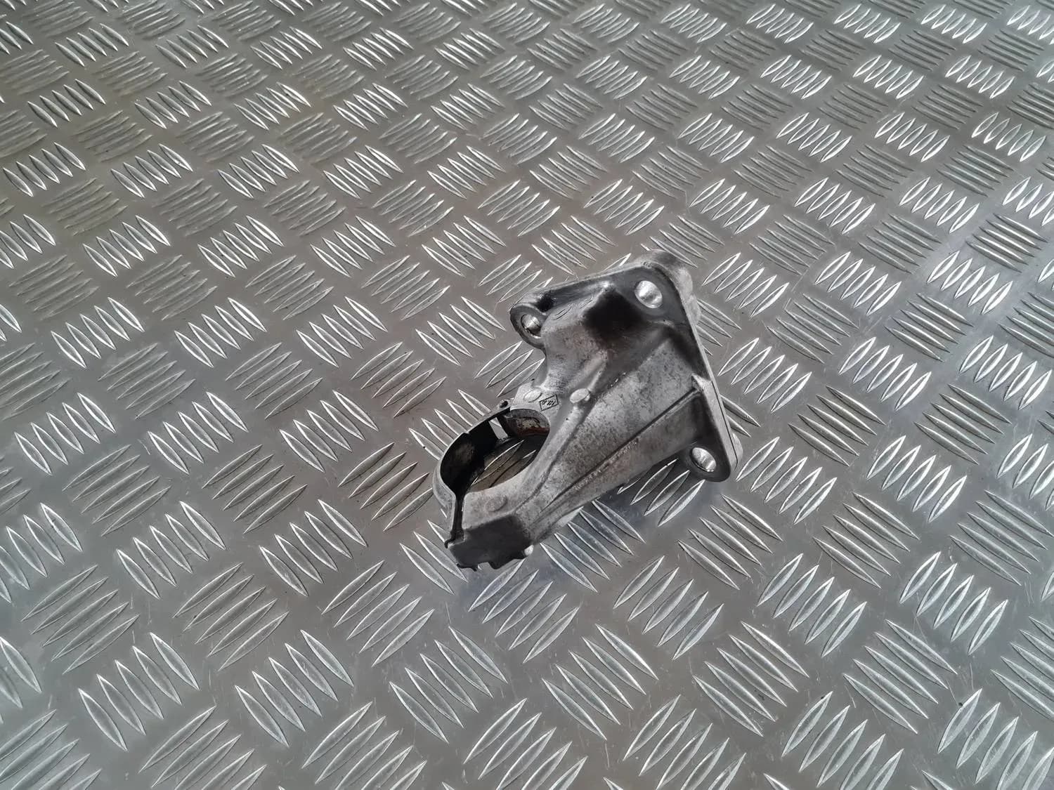 Soporte del semieje delantero RENAULT SCENIC III 2011 - foto 2