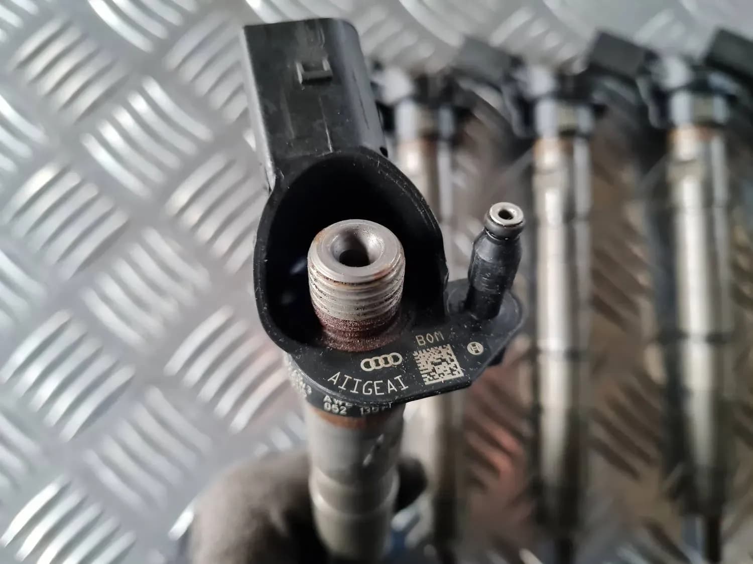 Inyector de combustible AUDI A6 2008 - foto 8