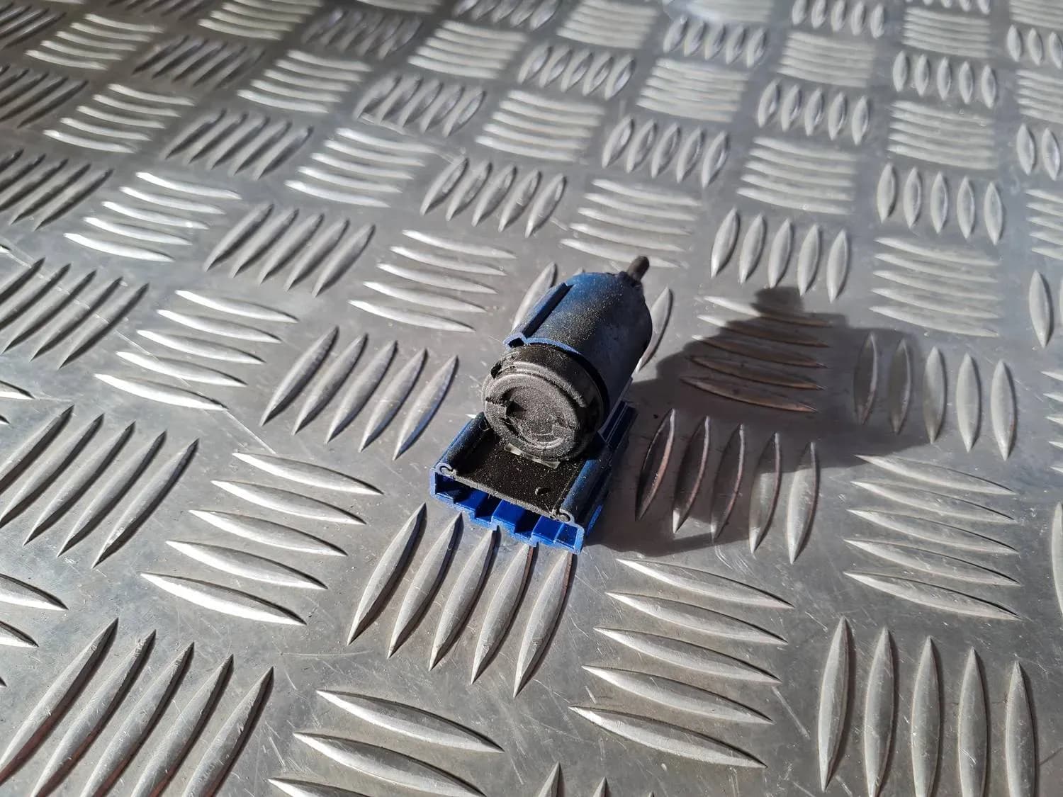 Insonorización del capó AUDI A6 2008 - foto 4