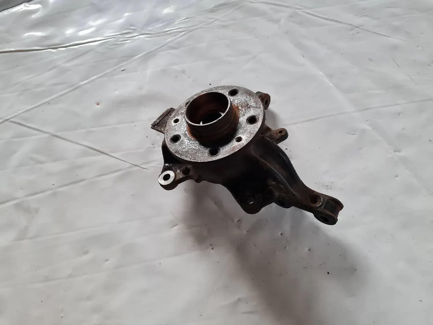 Cubo de la rueda delantera derecha RENAULT SCENIC III 2011 - foto 1