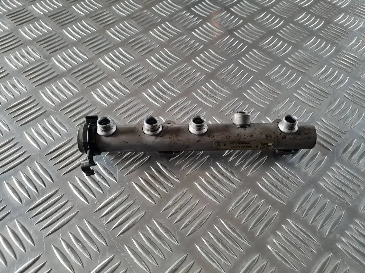 Riel de combustible AUDI A6 2008 - foto 4