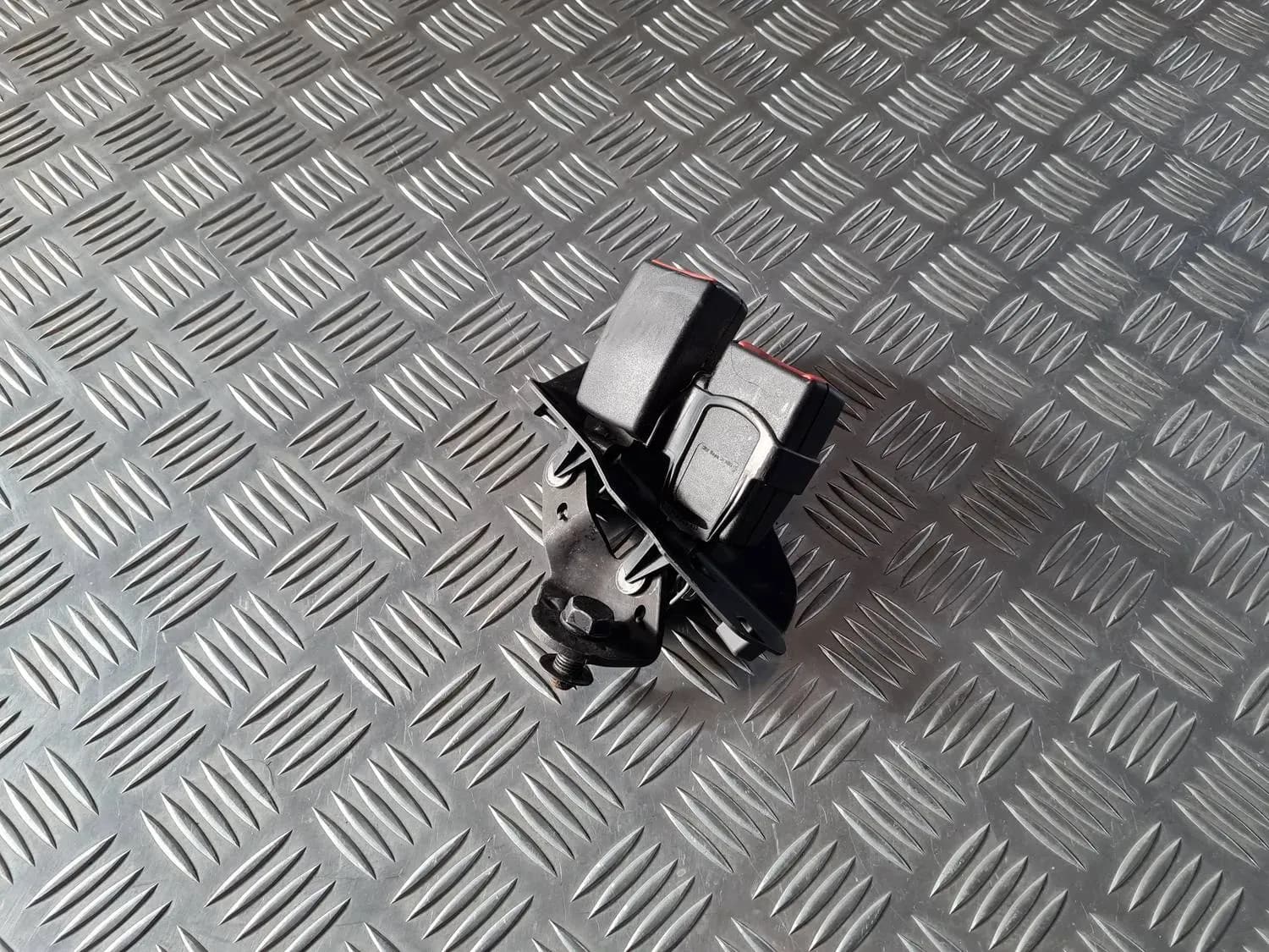 Hebilla del cinturón de seguridad trasero doble AUDI A6 2008 - foto 3