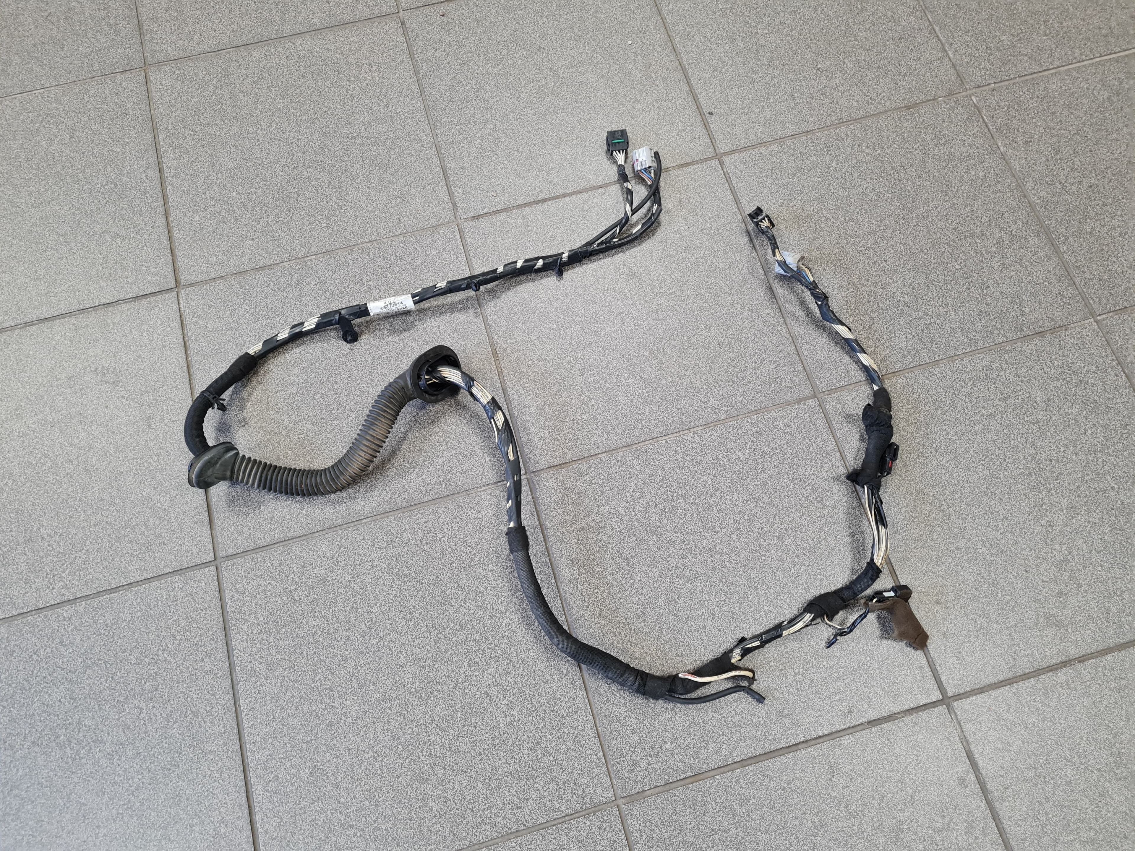 Cables de la tapa del maletero OPEL INSIGNIA SPORTS TOURER 2010 (C) - foto 1