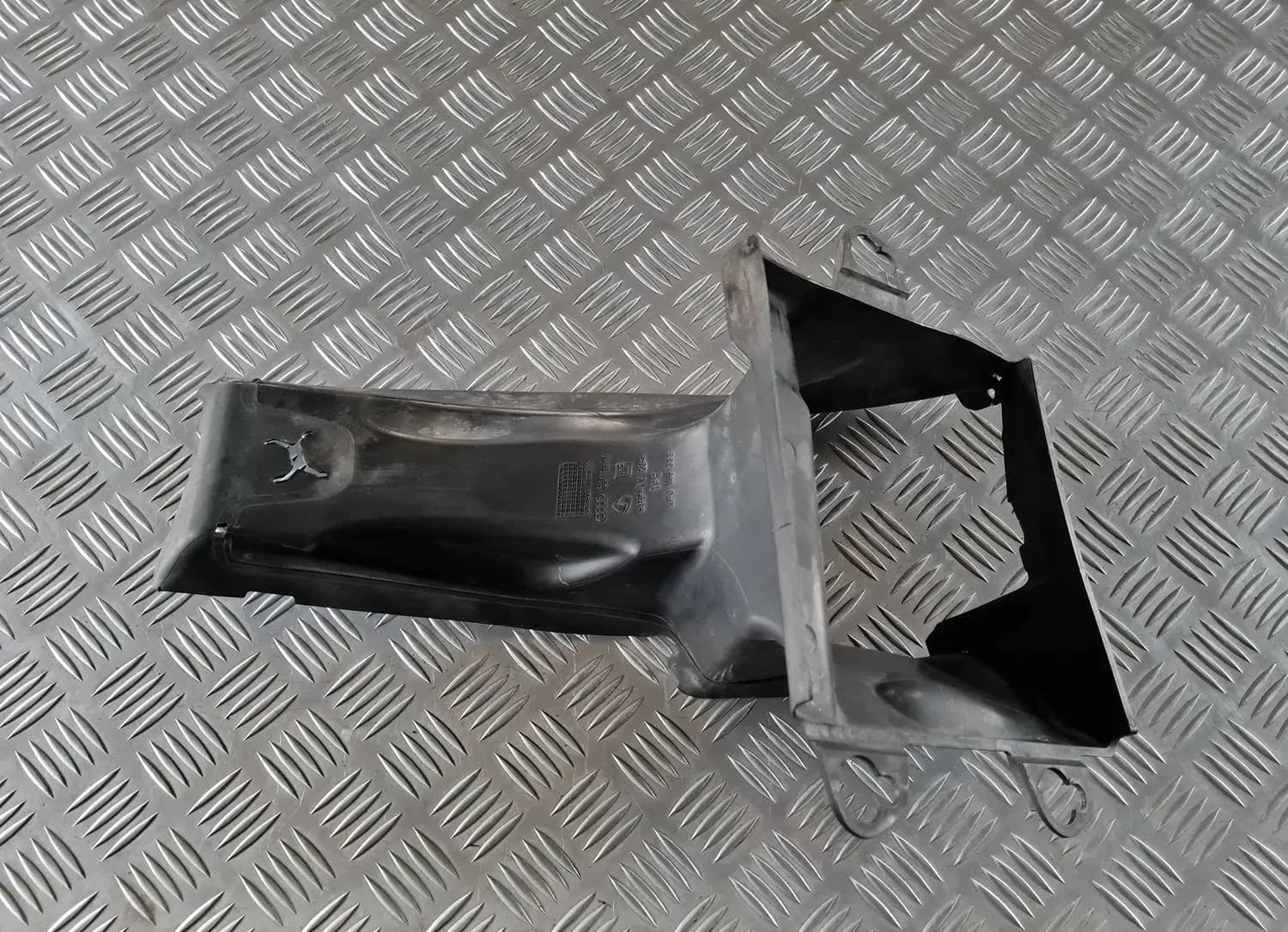 Deflector de aire de admisión, izquierdo AUDI A6 2008 - foto 2
