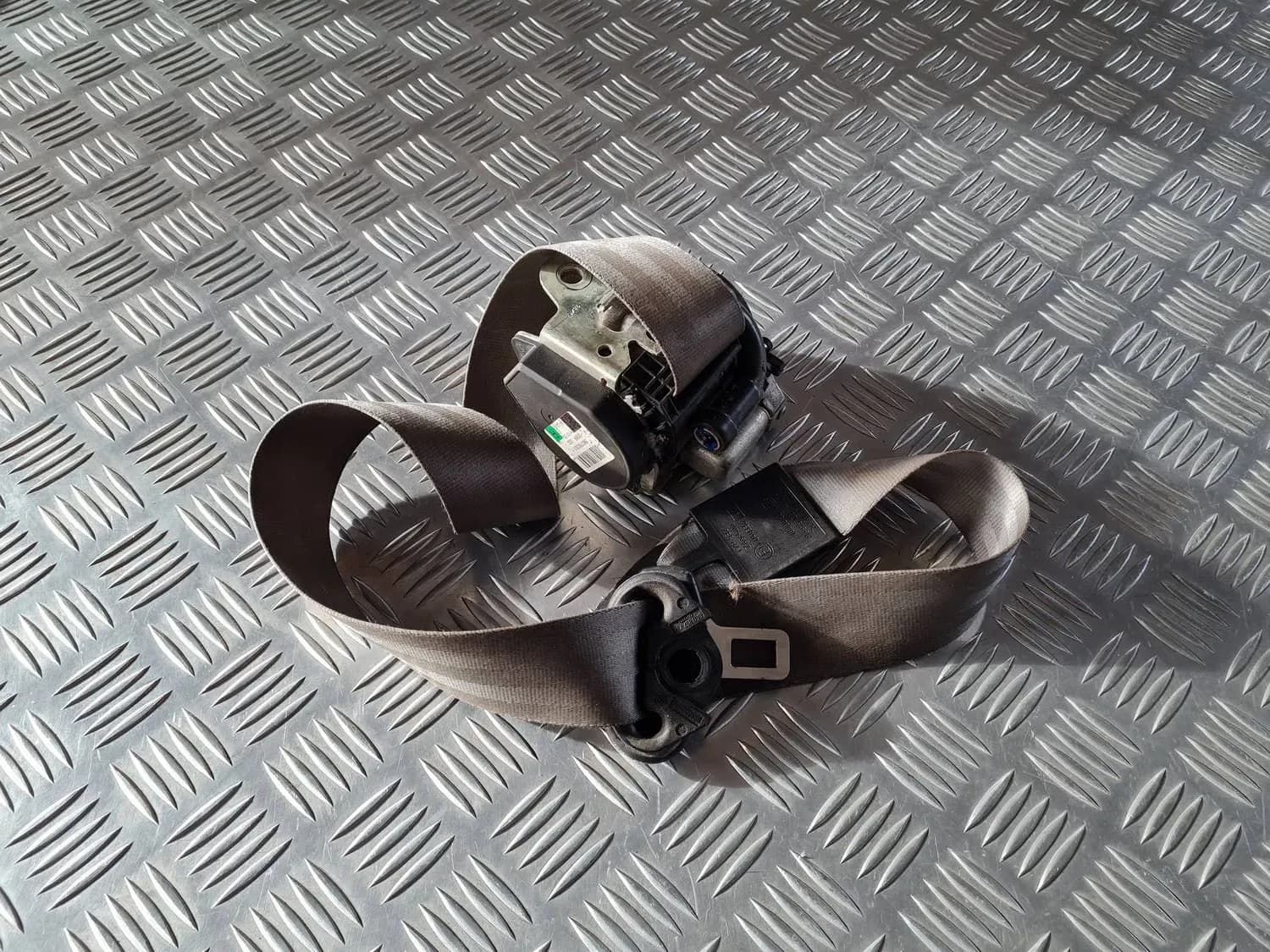 Cinturón de seguridad delantero derecho AUDI A6 2008 - foto 4