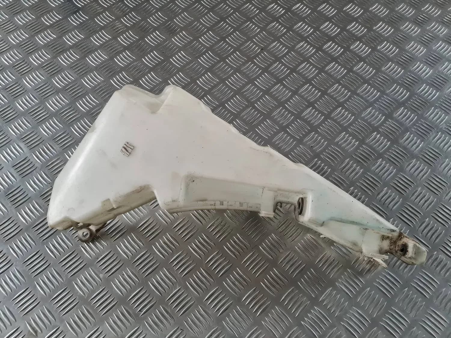 Depósito del líquido limpiaparabrisas AUDI A6 2008 - foto 2