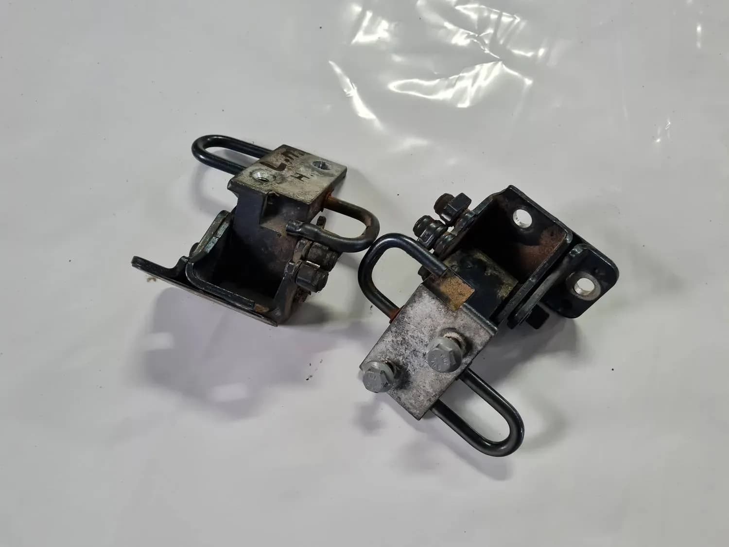 Bisagra de la puerta AUDI A6 2008 - foto 1