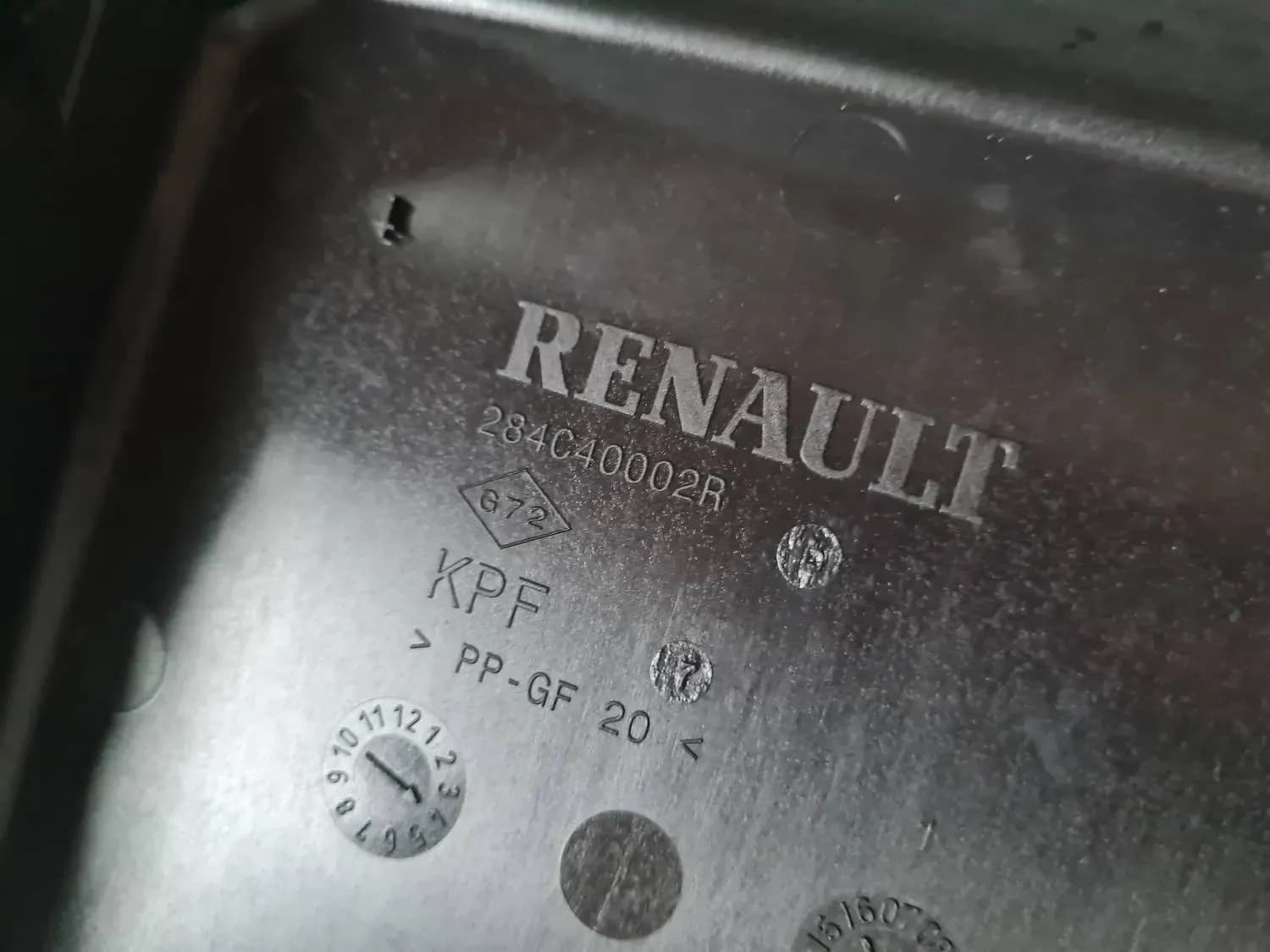 Caja de fusibles y relés RENAULT SCENIC III 2011 - foto 4