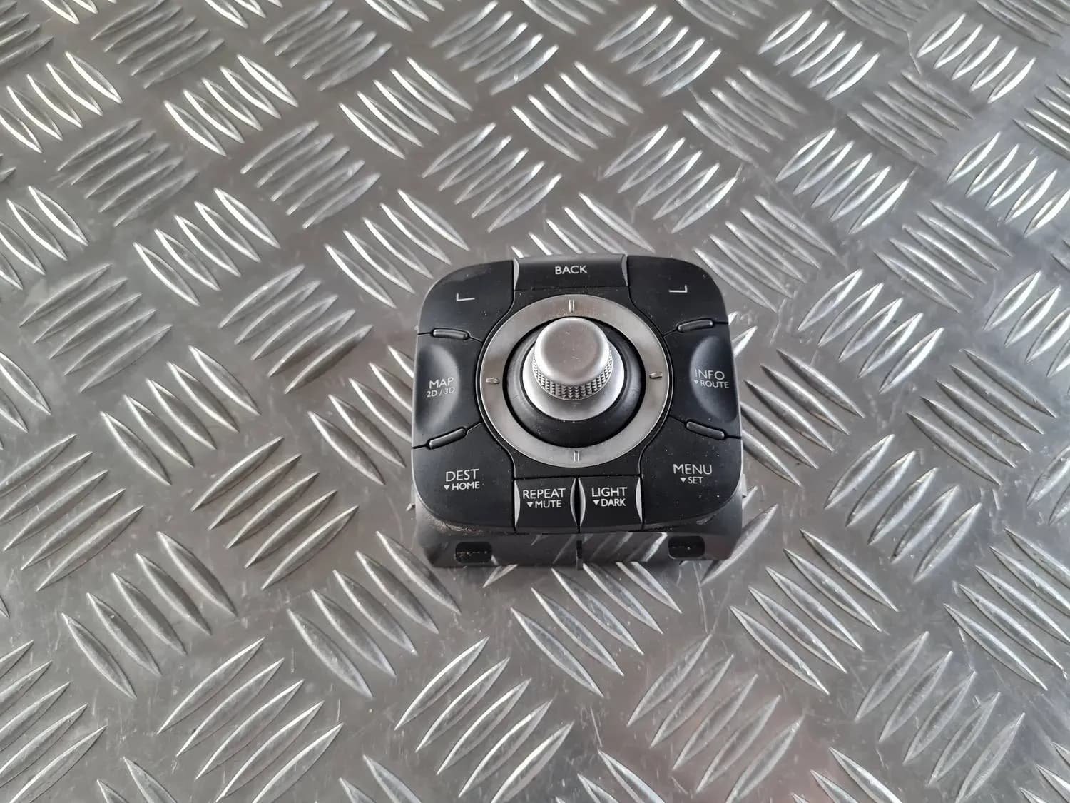 Unidad de control multimedia RENAULT SCENIC III 2011
