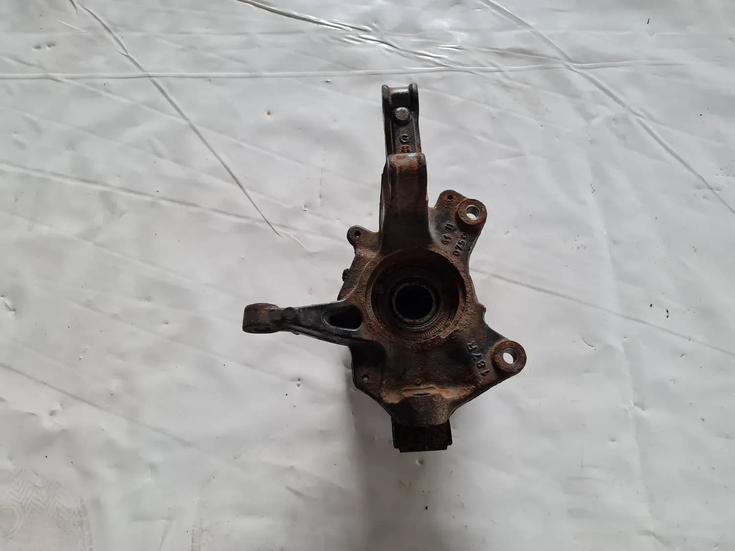 Cubo de la rueda delantera izquierda RENAULT SCENIC III 2011