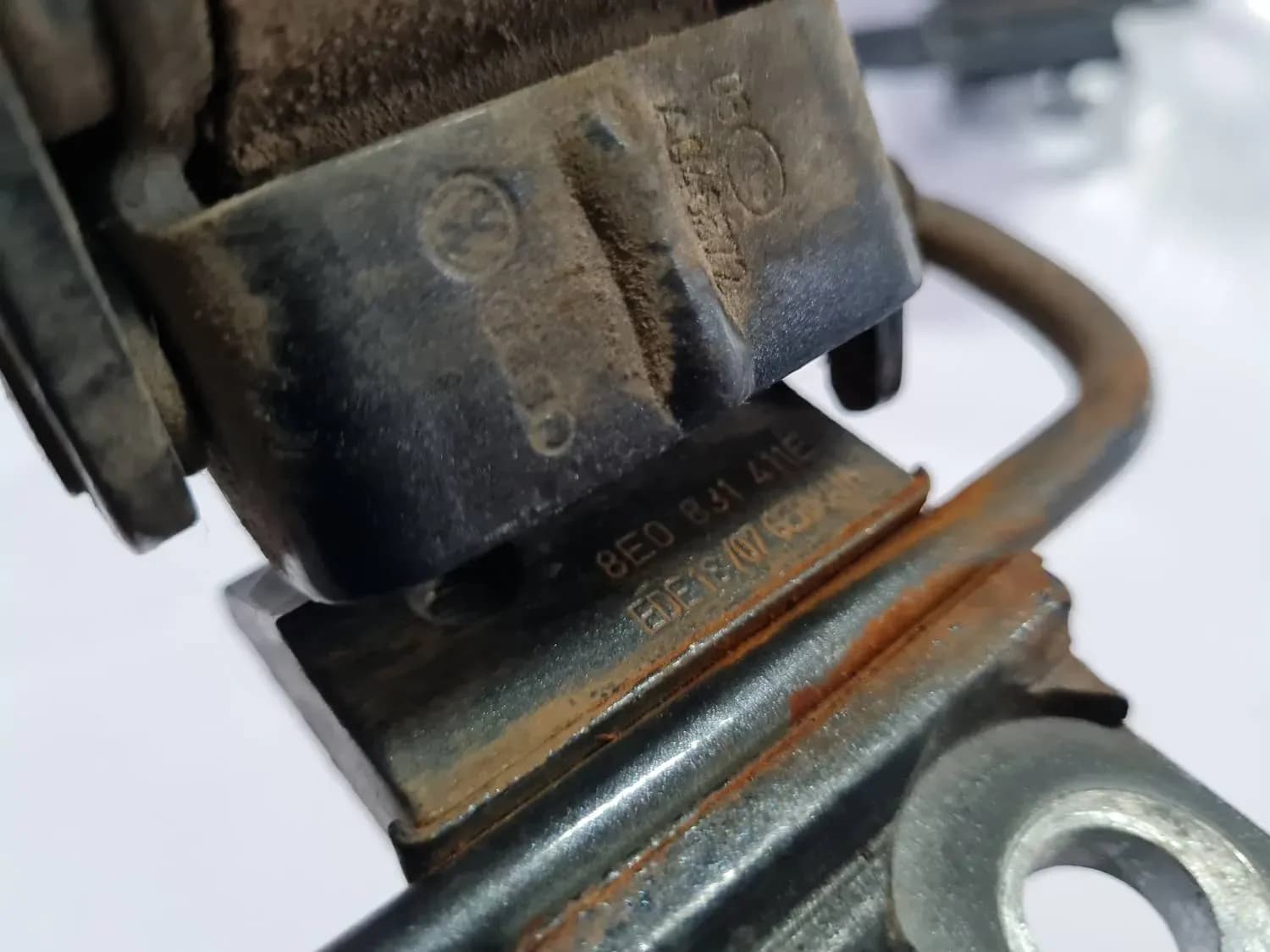 Bisagra de la puerta AUDI A6 2008 - foto 4