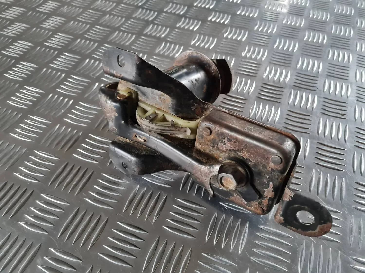 Levantador de la rueda de repuesto RENAULT SCENIC III 2011 - foto 1