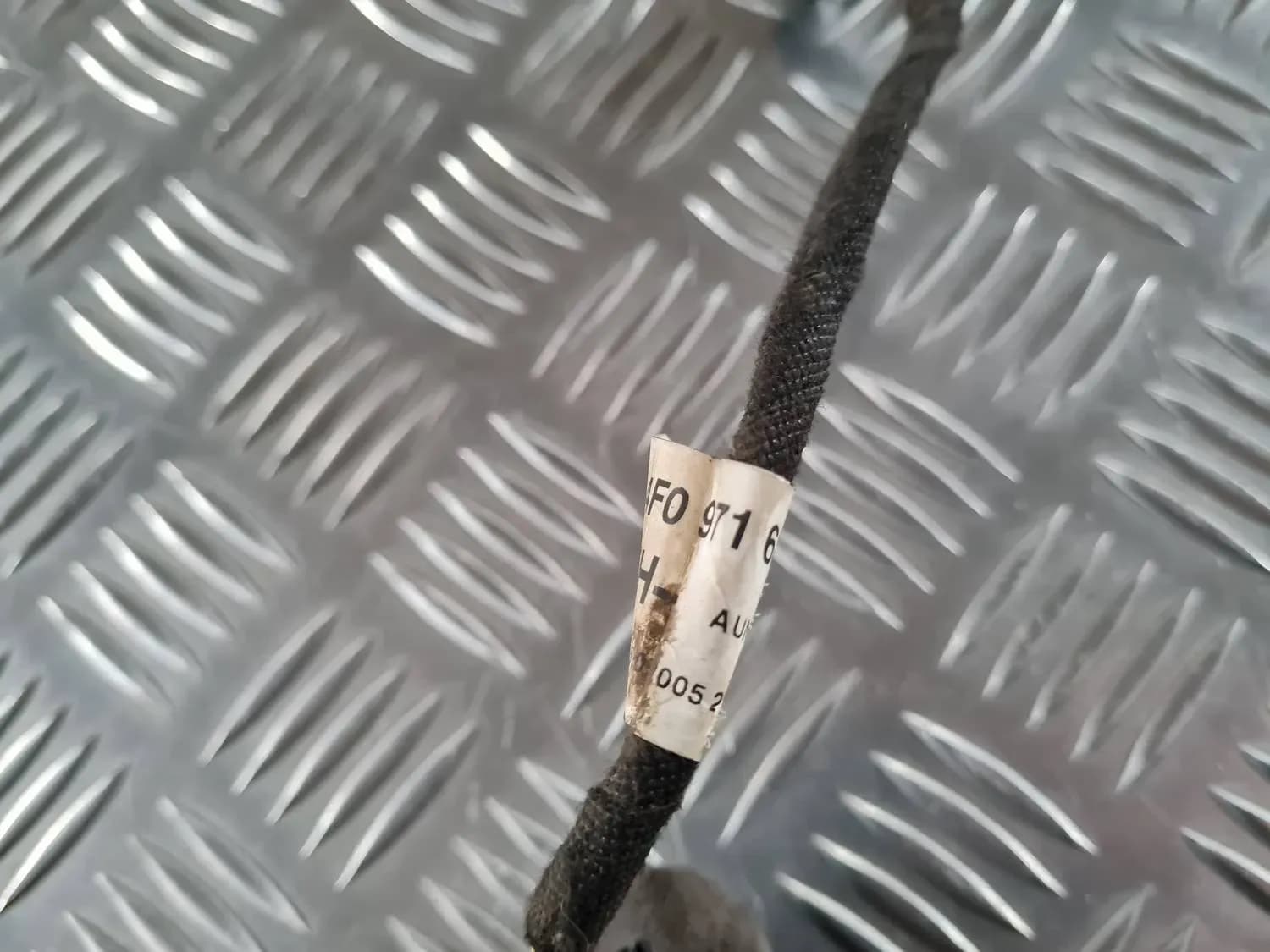 Cable del motor de la ventanilla eléctrica AUDI A6 2008 - foto 3
