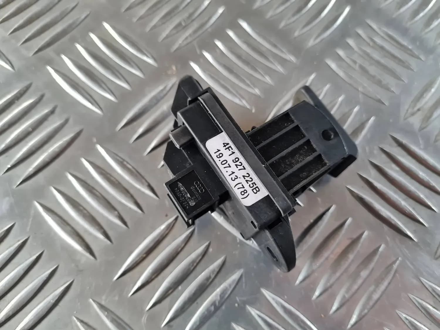 Botón del freno de mano AUDI A6 2008 - foto 3
