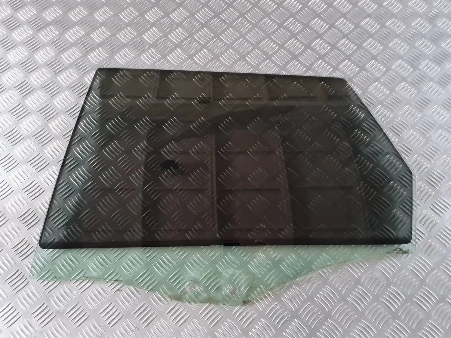 Cristal de la puerta trasera izquierda AUDI A6 2008 - foto 1